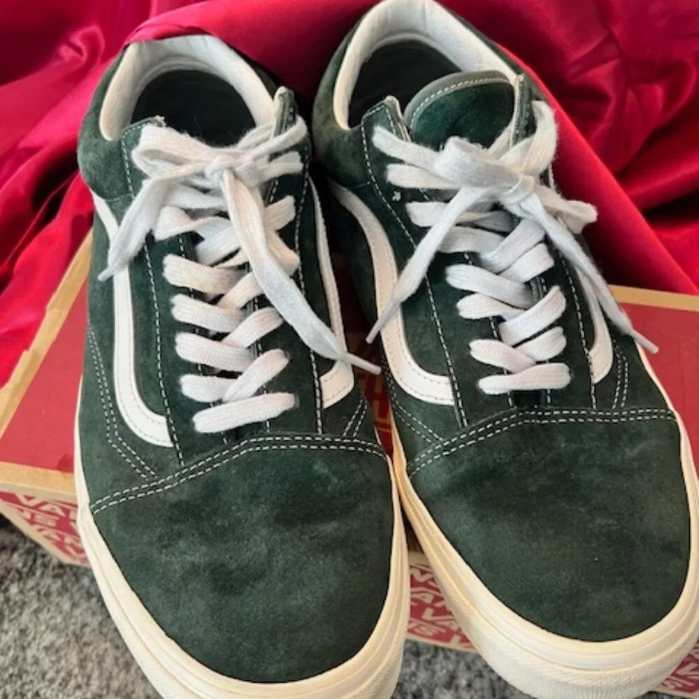 Vans Old Skool low top sneakers dark green suede white colorway Men's 11.5 skate
